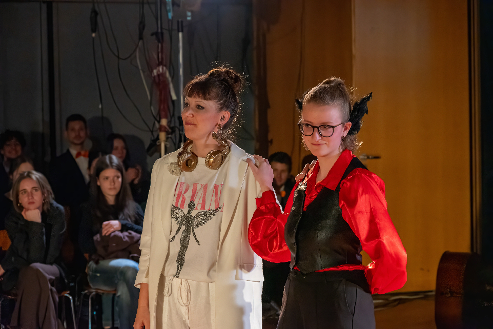 faust26-147-260410_k_k